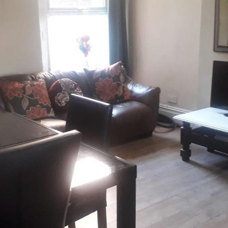 Bright Home Guest House Salford  Exterior foto